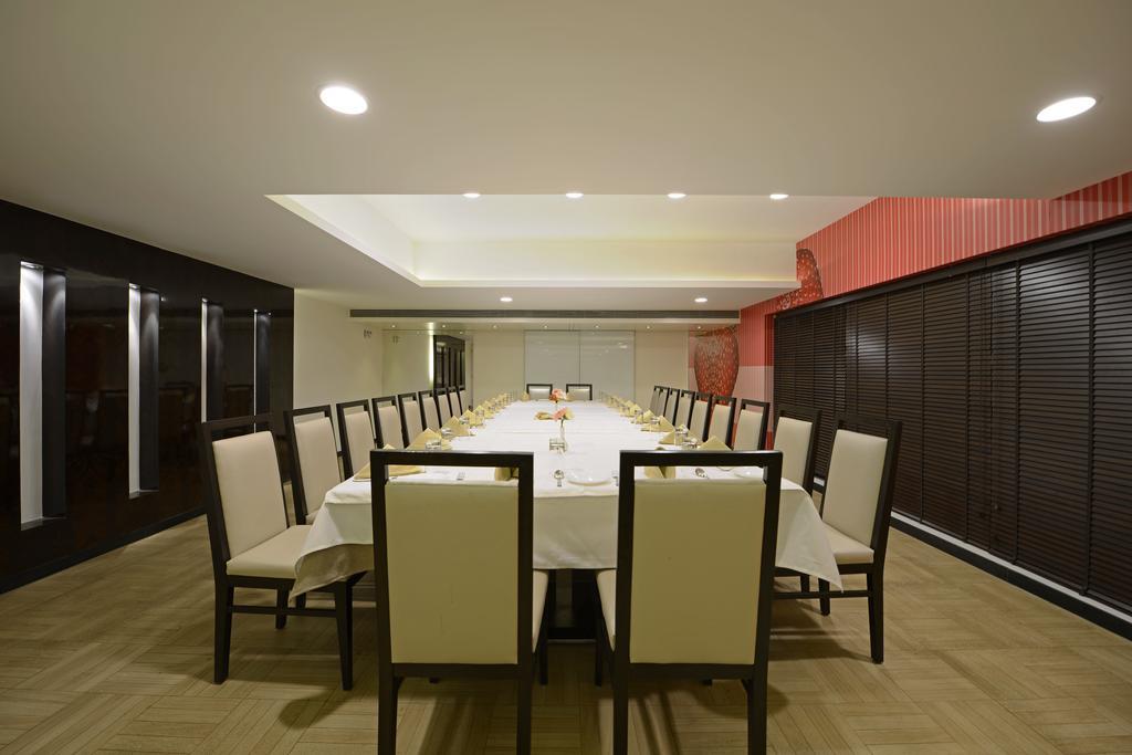 Gcc Hotel And Club Mira-Bhayandar Exterior foto